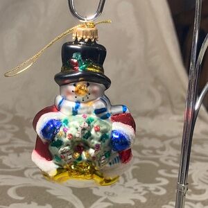 Charming Snowman Ornament with Wreath
